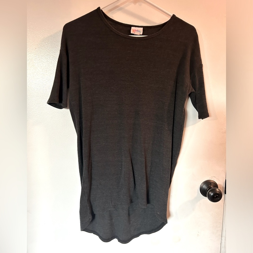 Lula Roe Short sleeve long length ribbed top.